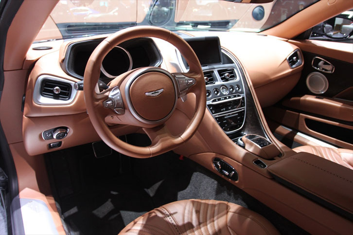 アストンマーティンDB11