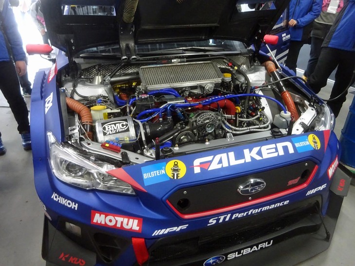 WRX STI NBR（2019年仕様車）のエンジンルーム。