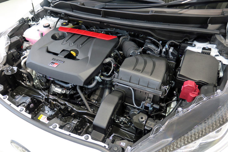 トヨタGRヤリスRZ（1.6リッター直3ターボエンジン）