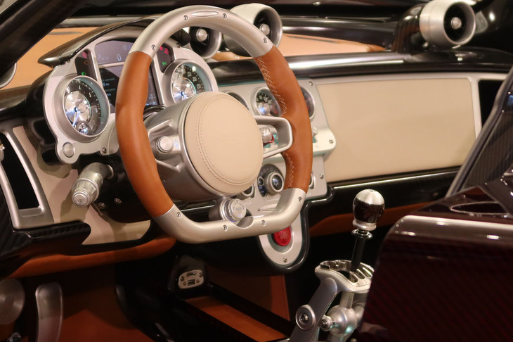 パガーニ・ウトピア ロードスター（コックピット周辺部）