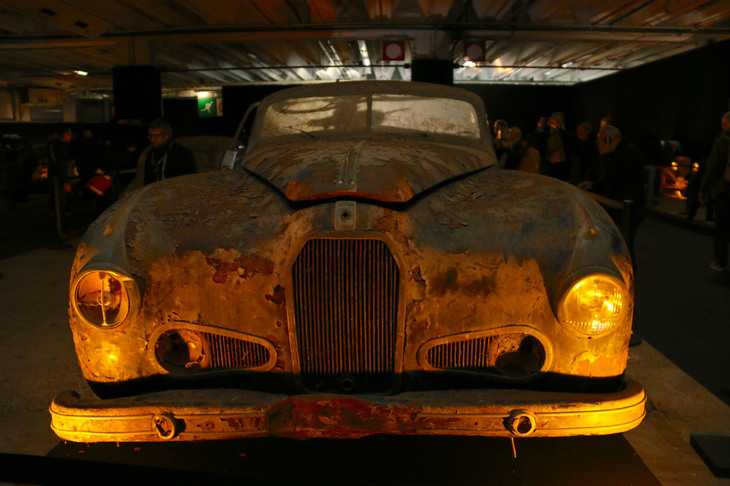 2015年の「レトロモビル」で。59台の未再生車が一気にオークションにかけられた。写真はソーチックボディーの1949年「タルボ・ラーゴT26」。