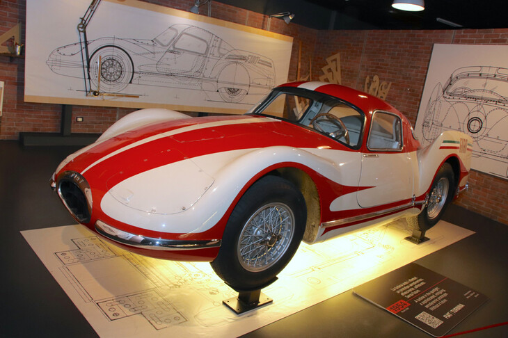 トリノ自動車博物館の常設展にある1954年「フィアット・トゥルビーナ」。2020年筆者撮影。