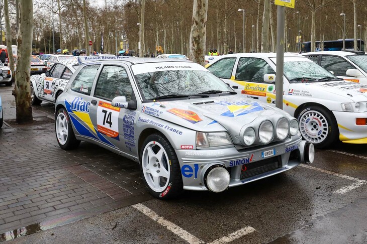 由緒正しいワークスカラーをまとった「ルノー・クリオ マキシ」。走りを楽しみにしていたけど、ステアリングラックが壊れてリタイア。