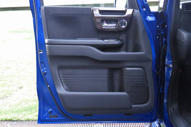 ホンダN-BOXカスタムG・L Honda SENSING（ドアパネル）