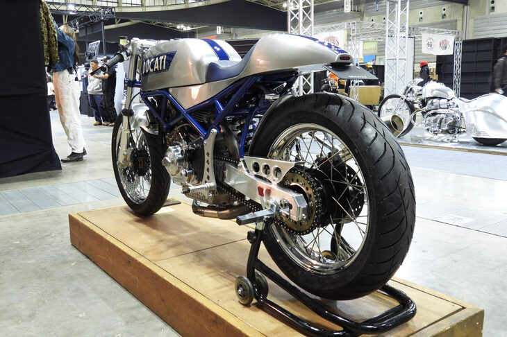 46Worksの手になる「ドゥカティM900モンスター」。