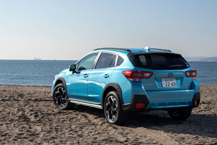 Cセグメントハッチバックの「インプレッサ」をベースに、悪路走破性能を高めた「XV」。現行型は「インプレッサXV」の時代を含めて3代目のモデルにあたり、2017年4月に発表された。