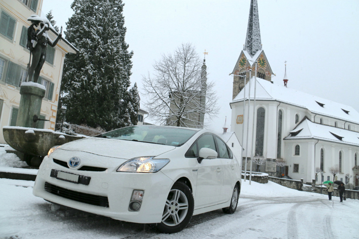 スイス・ルツェルン郊外シュタンスに住むマリオ・マティス氏の「プリウス」。