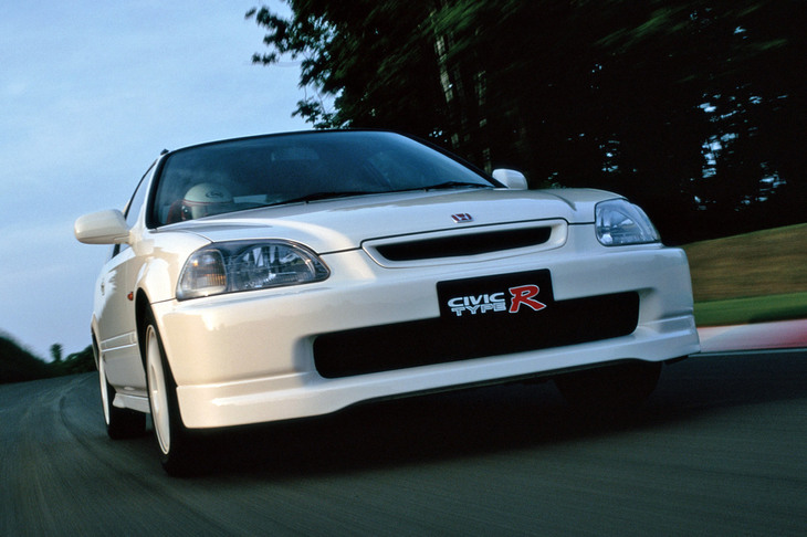 1997年に登場した初代「シビック タイプR」。搭載される1.6リッター直4エンジンは185PS/8200rpmを発生した。