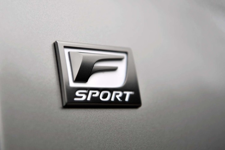 【レクサスNX350h“Fスポーツ”のスペック】
	ボディーサイズ：全長×全幅×全高＝4660×1865×1660mm／ホイールベース：2690mm／車重：1820kg／駆動方式：4WD／エンジン：2.5リッター直4 DOHC 16バルブ／フロントモーター：交流同期電動機／リアモーター：交流同期電動機／トランスミッション：CVT／エンジン最高出力：190PS（140kW）/6000rpm／エンジン最大トルク：243N・m（24.8kgf・m）/4300-4500rpm／フロントモーター最高出力：182PS（134kW）／フロントモーター最大トルク：270N・m（27.5kgf・m）／リアモーター最高出力：54PS（40kW）／リアモーター最大トルク：121N・m（12.3kgf・m）／システム最高出力：243PS（179kW）／タイヤ：（前）235/50R20 100V／（後）235/50R20 100V（ブリヂストン・アレンザ001 RFT）／燃費：19.9km/リッター（WLTCモード）／価格：608万円
	
	【取材時の燃費データ】
	テスト距離：244.8km（市街地1：高速道路7：山岳路2）／使用燃料：17.3リッター（ハイオクガソリン）／参考燃費：14.1km/リッター（満タン法）／13.9km/リッター（車載燃費計計測値）