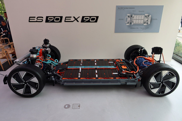 「EX90」は新型電動サルーン「ES90」とともに、「SPA2」と呼ばれるアーキテクチャー（写真）を基本構造としている。