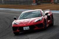 ミドシップになった8代目「コルベット」は、高速クルージングからサーキット走行まで幅広いレンジで魅力が感じられる一台でした。（photo：北畠主税）
	 