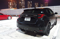 「GRヤリス」と聞いてはいたが、今回の試乗車は最高出力120PSの1.5リッター直3自然吸気エンジンにCVTが組み合わされた「RS」であった。モテないオーラは一緒だが、これ、前輪駆動のオートマじゃん！