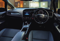 ホンダがコンパクトワゴン「シャトル」をマイナーチェンジの画像