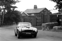 アストンマーティンの名車「DB4 G.T.」が25台限定で復活の画像