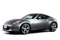 フェアレディZがイメージカラー変更 機能追加も