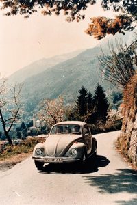 “ビートル”の愛称で親しまれた「フォルクスワーゲン・タイプ1」。戦前に開発されたモデルだが、乗用車として本格的にデリバリーされたのは第2次大戦が終わってからだった。