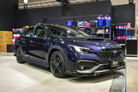 ブラックのレカロフロントシートを採用し、インテリアおよびエクステリアをブラック基調とすることでスポーティーさをより際立たせた「WRX S4 STI Sport RブラックリミテッドSTIパフォーマンス」も「東京オートサロン2025」に出展された。