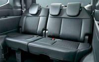 新型「ステップワゴン」は座席の座り心地も改善。特に3列目は、背もたれの高さと座面の厚みを増しており、静粛性の向上とも相まって大幅に快適性が増している。