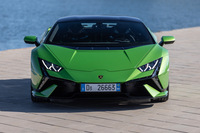 「ウラカン テクニカ」のフロントマスク。Y字のモチーフを取り入れた左右の装飾など、「シアンFKP37」の流れをくむ意匠が特徴だ。