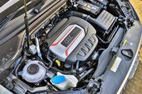 「SQ2」に搭載される2リッター直4直噴ターボエンジン。最高出力300PS、最大トルク400N・mを発生する。