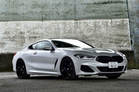 3リッター直6エンジン搭載の後輪駆動モデル「840iクーペ」は、2020年4月24日に日本導入を開始。今回の試乗車は、スポーティーな装備がセリングポイントとされる「840iクーペMスポーツ」で、価格は1319万円。