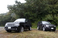 レンジローバーヴォーグには、新型「ディスカバリー4」（写真右）と共通の心臓をもつNAバージョンもラインナップする。