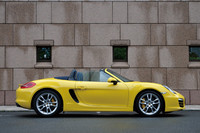 エアインテークへと伸びるキャラクターラインが印象的な、サイドビュー。ホイールベースは先代モデル比で60mm延長されている。