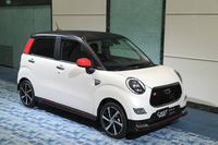 試乗会場に展示されていた「キャスト スポーツ」。専用チューニングの足まわりやCVT制御が採用されたモデルで、2015年10月末に発売される予定。