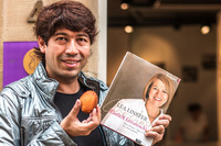 超有名なミシュラン一つ星シェフ、レア・リンスターのマドレーヌは絶品。同名のデリカテッセンで購入できる。Lea Linster / 4, rue de l’Eau, L-1449 Luxembourg / Tel: +352 27 85 85 00