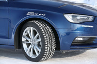 「オブザーブ ガリットGIZ」を装着した「アウディA3セダン 1.8 TFSIクワトロ」。