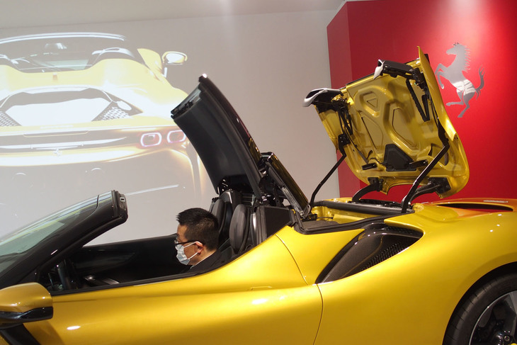 リトラクタブルハードトップは、オープン／クローズのアクションがそれぞれ14秒で完了する。