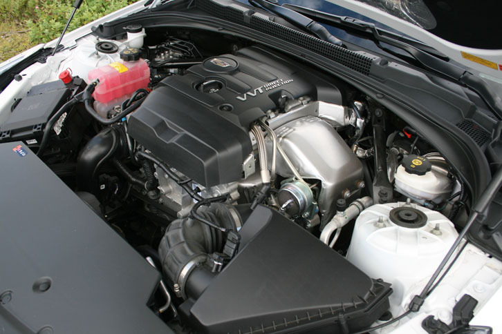 276psと400Nmを誇る2リッター直4ターボエンジン。ピークトルクには3000rpmで到達するが、2100～3000rpmですでにその9割に達する。