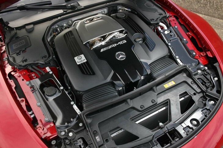 フロントに積まれるM177型4リッターV8ツインターボエンジンは最高出力585PS、最大トルク800N・mを発生する。