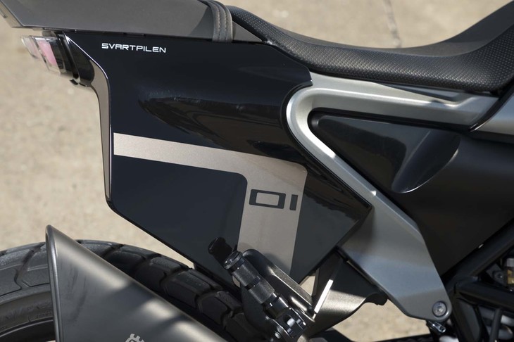 ハスクバーナ・スヴァルトピレン701スタイル