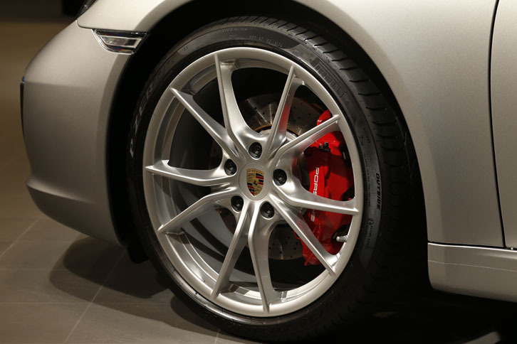 ポルシェ911カレラSカブリオレ（7AT）