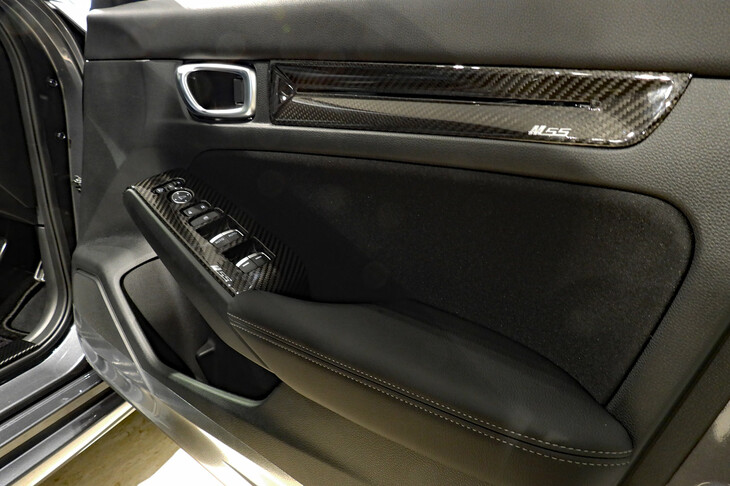 ミツオカM55ゼロエディション（カーボンパネル＜フロントドアトリム＞）