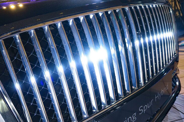 ベントレー・フライングスパー ハイブリッド（ラジエーターグリル）