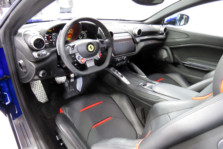 フェラーリGTC4ルッソT（インテリア）