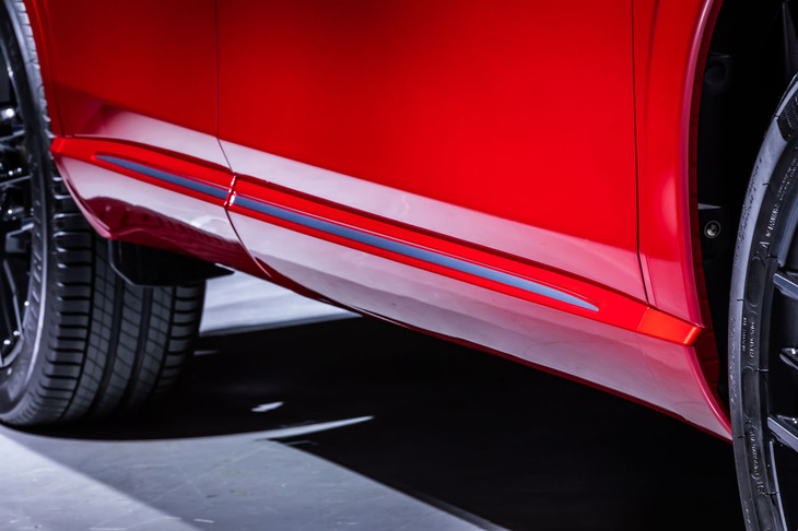 ホンダ・ヴェゼルe：HEVモデューロXコンセプト（サイドロワガーニッシュ）