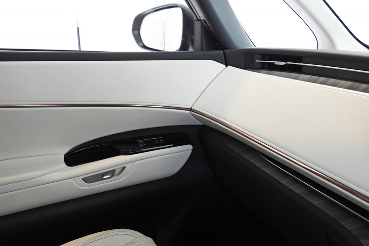 レクサスLM500h“バージョンL”（インテリアトリム）