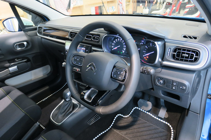 シトロエンC3 × SAINT JAMES（C3セントジェームス）