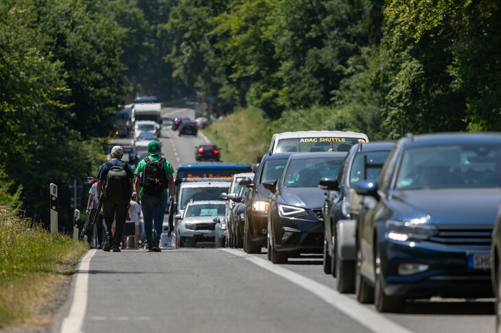 サーキット周辺はとにかく大渋滞。