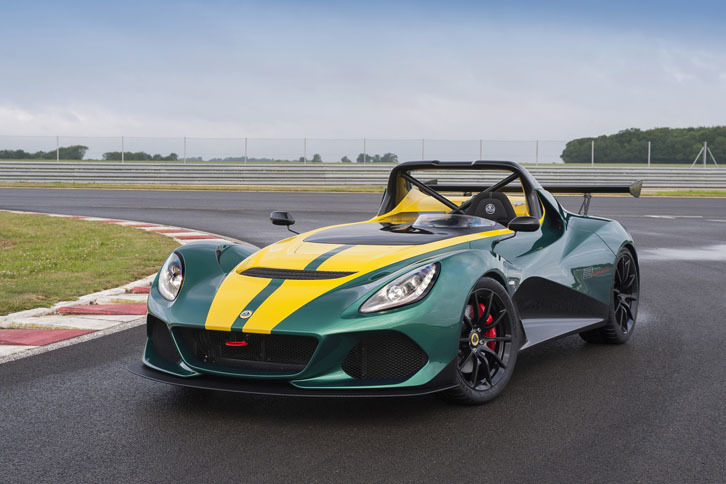 名前の通り、全世界で311台のみが生産される「3イレブン」。ロータス史上最速の量産車とアピールされており、最高速度はロードバージョンで280km/ｈ、レースバージョンでは290km/ｈをマークする。