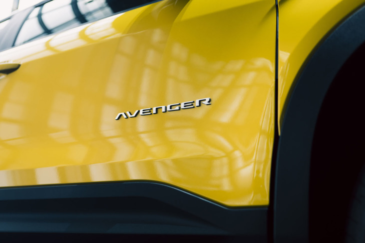 ジープ・アベンジャー ローンチエディション（ボディーサイドのエンブレム）