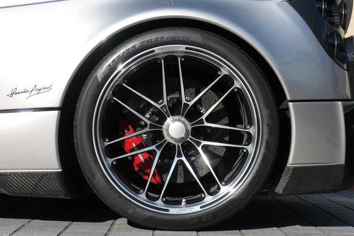 パガーニ・ウアイラ ロードスターBC（リアタイヤ＆ホイール）