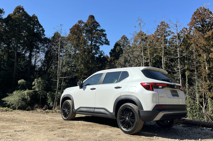 ホンダWR-V Zブラックスタイル（リアビュー）