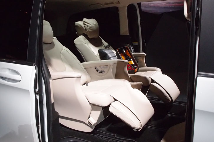 メルセデス・ベンツV220dスポーツ ロング