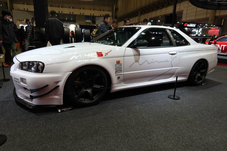 日産スカイラインGT-R（BNR34型）