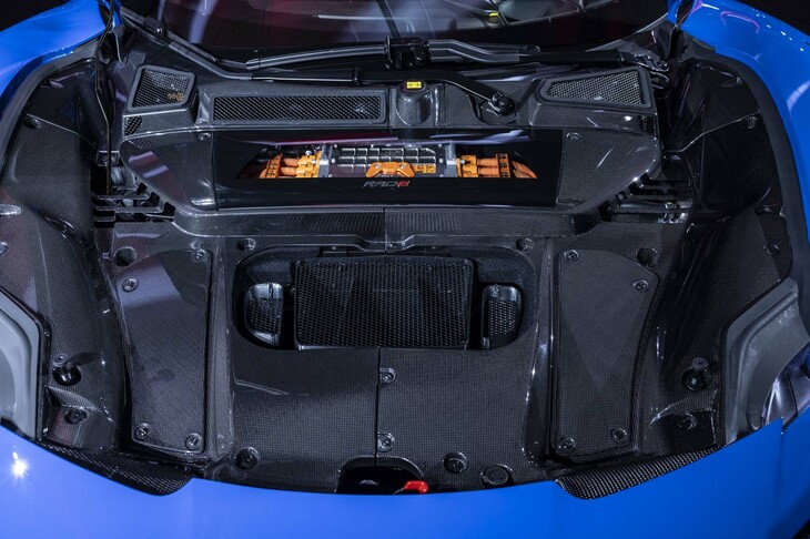 フェラーリSF90 XXスパイダー（フロントボンネット内）