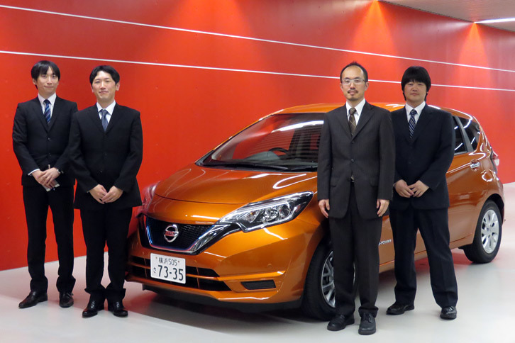 今回の技術説明会で話を聞いた「日産ノートe-POWER」の開発メンバー。左から、野口隆三氏、餌取秀一氏、向 善之介氏、關 義則氏。